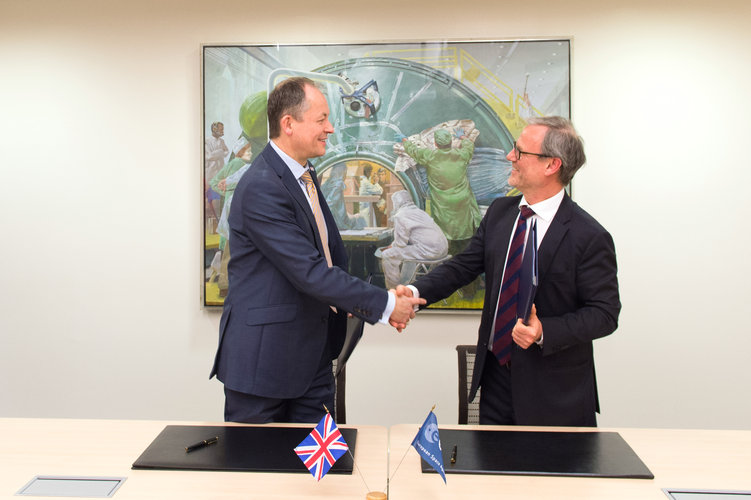 Signature ESA/United Kingdom of the Collaborative Ground Segment Agreement 