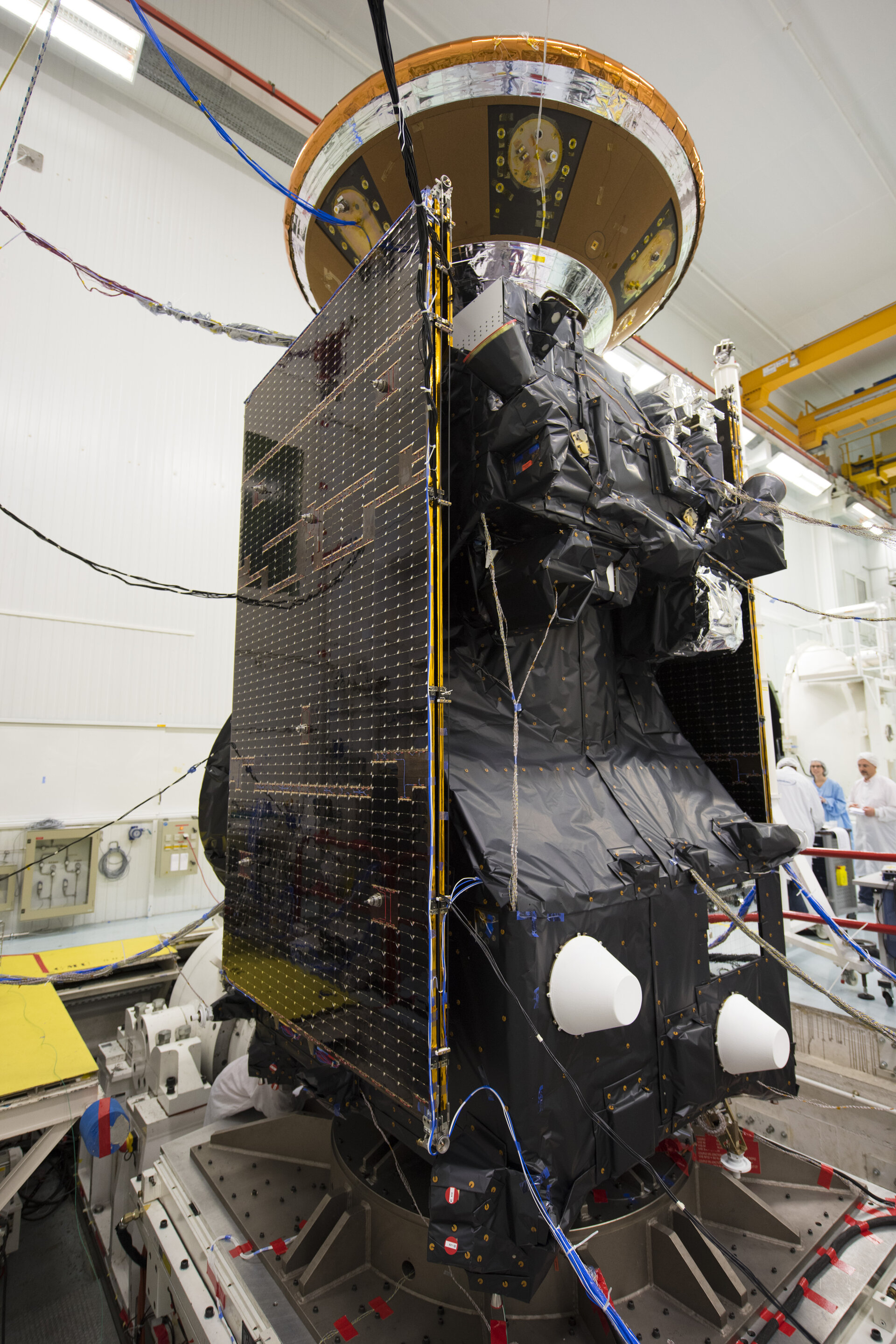 ExoMars TGO and EDM modules during vibration testing