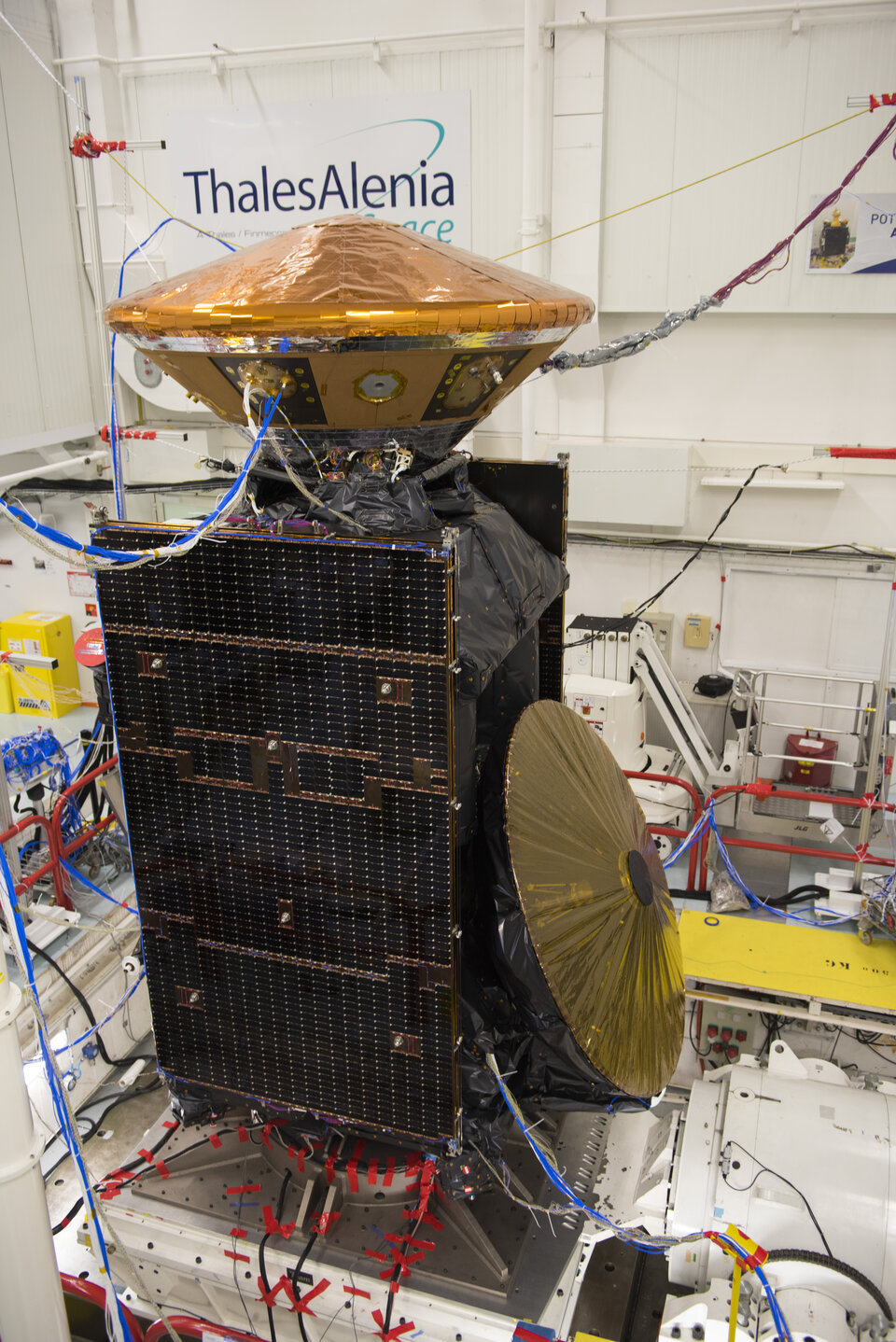 ExoMars TGO and EDM modules during vibration testing