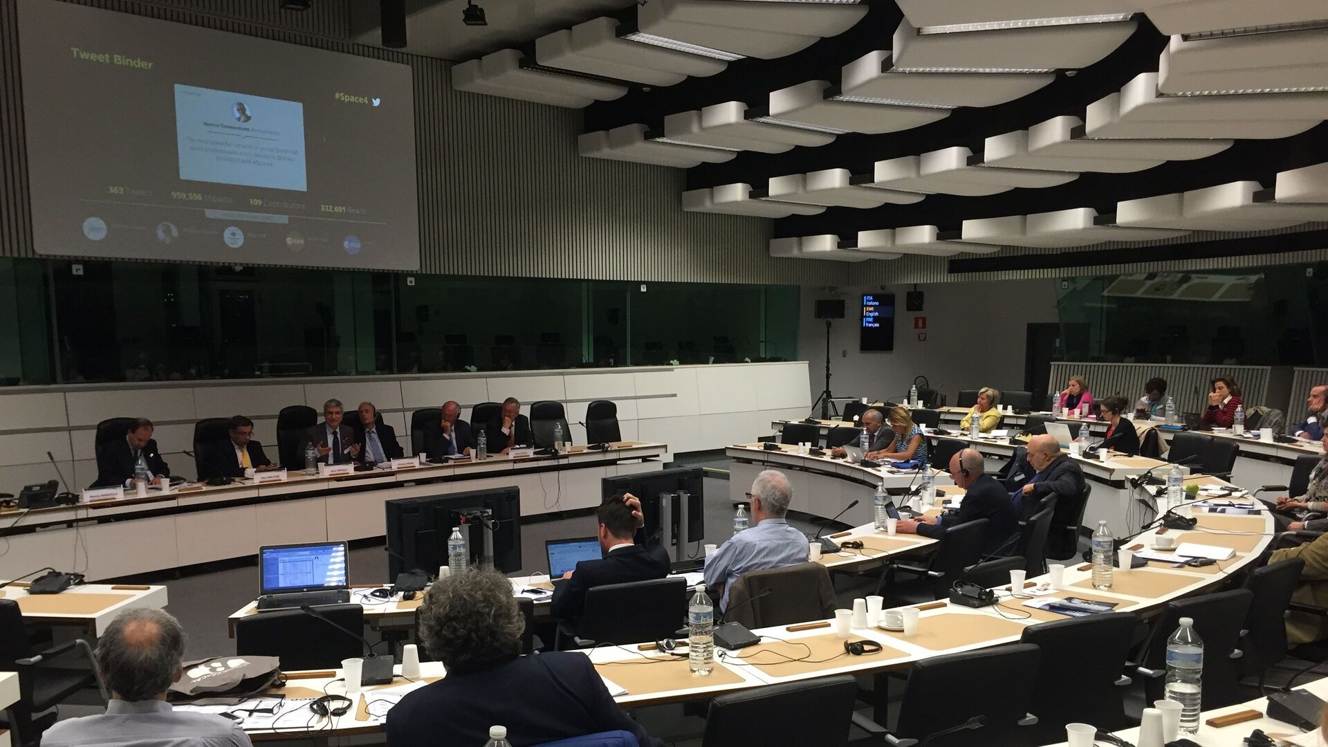 In Brussel bespraken specialisten de rol van ruimteonderzoek bij regionale groei en werkgelegenheid