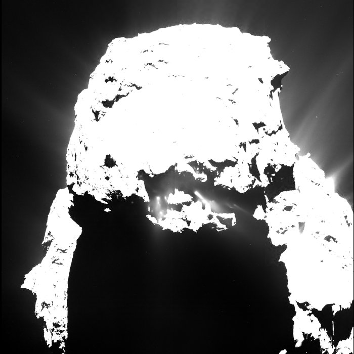 Komet 67P/C-G am 25.4.2015. Die Aufnahme ist stark überbelichtet, damit die relativ blassen 