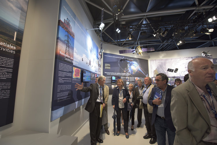 Franco Bonacina presents the ESA pavilion to Marie-George Buffet