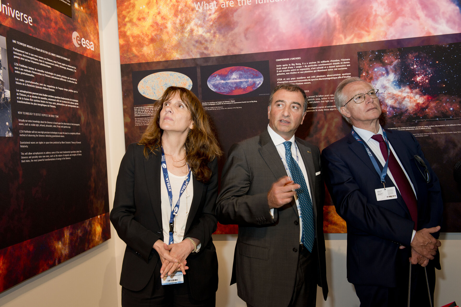 Giuseppe Morsillo presents to Guglielmo Epifani the ESA pavilion