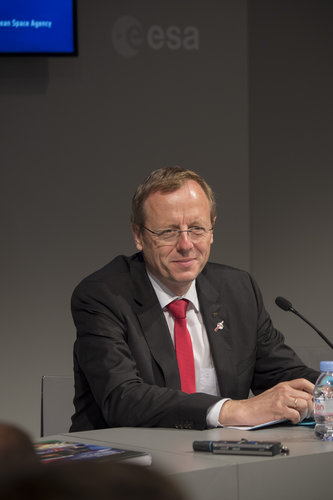  Johann-Dietrich Wörner at ESA press conference 