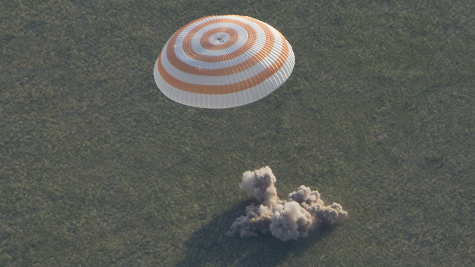 Landing of the Soyuz TMA-15M spacecraft