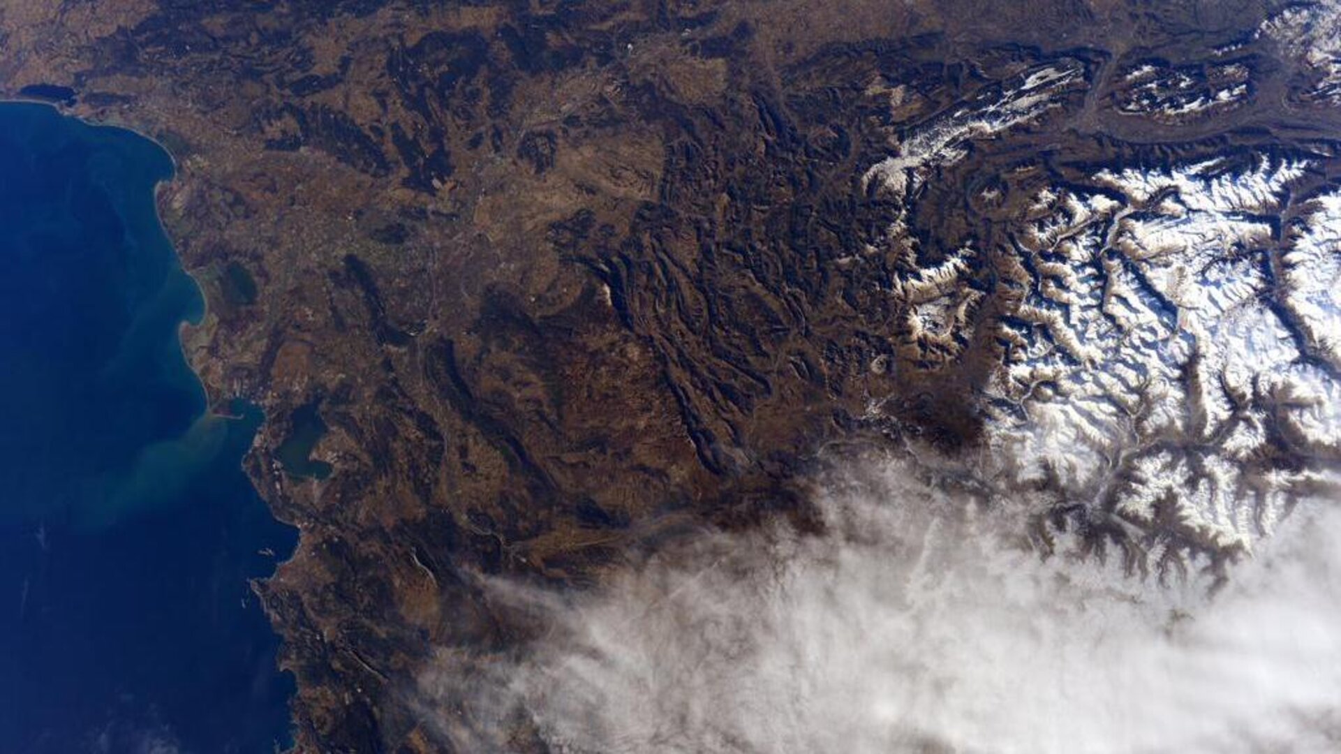 Les Alpes françaises et la Vallée du Rhône vus depuis la Station spatiale