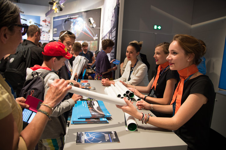 Public at the ESA Pavilion, Paris Air and Space Show