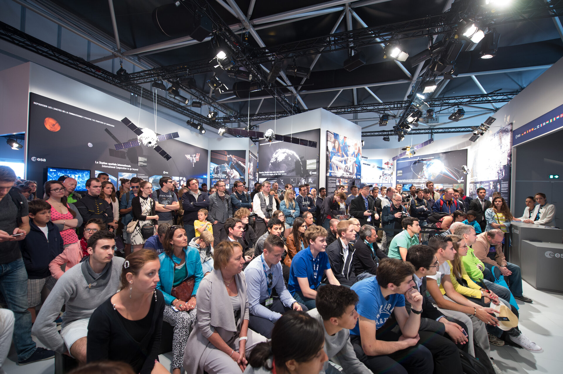 Thomas Pesquet meets the public at the ESA pavilion