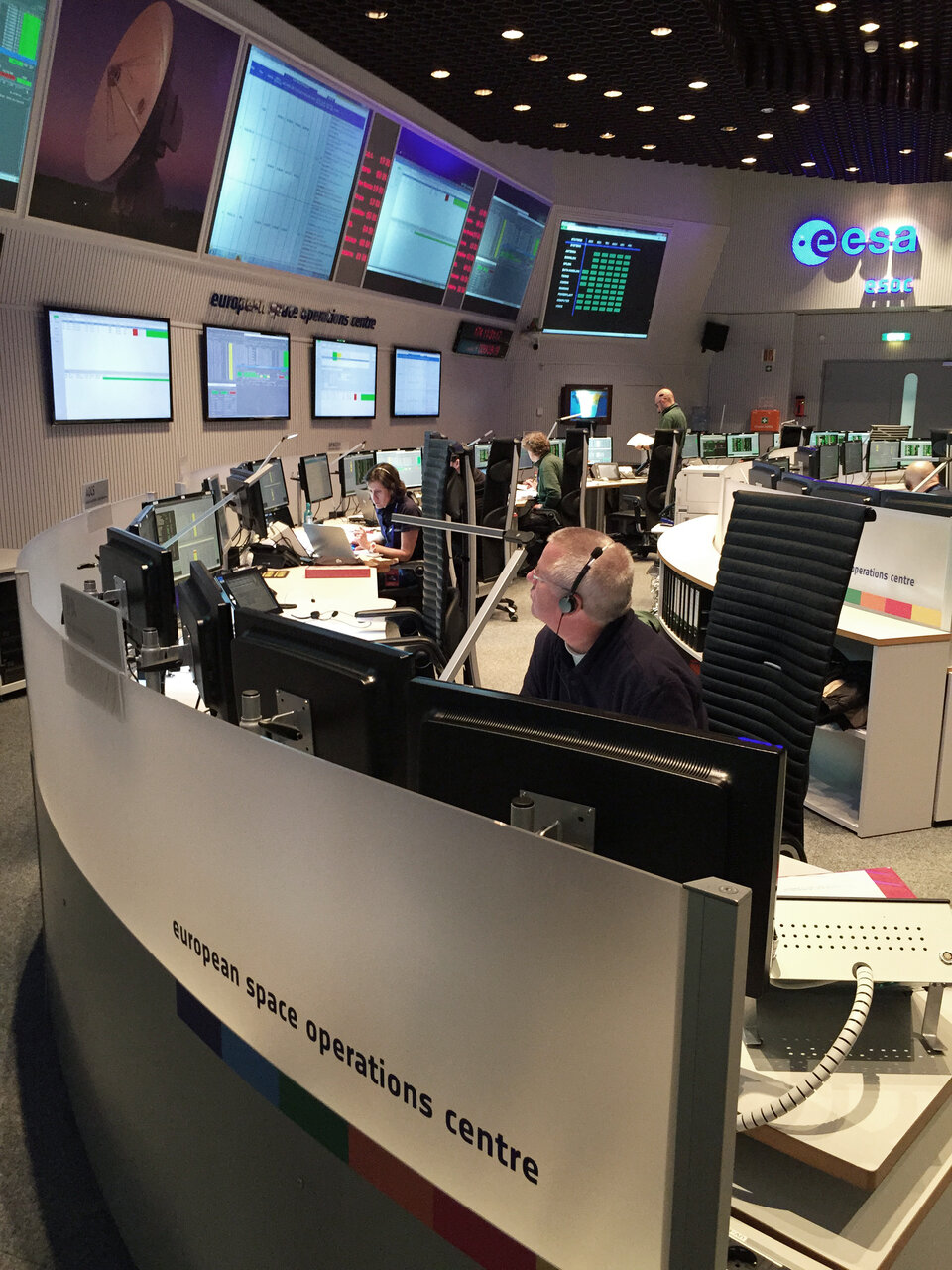 Le centre de contrôle de vol de l'ESOC à Darmstadt