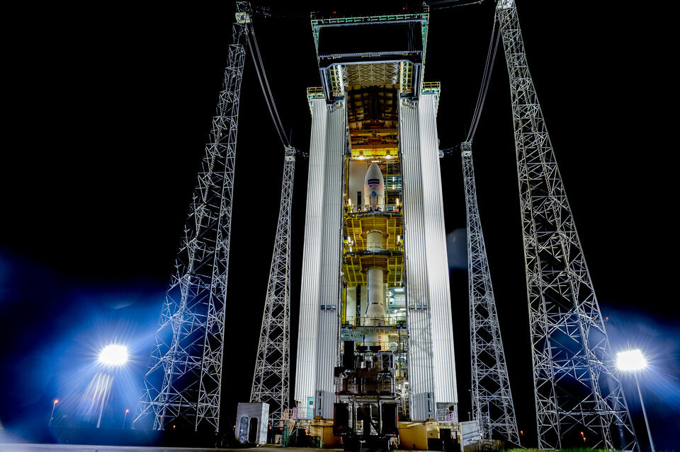 Vega VV05 in its mobile gantry