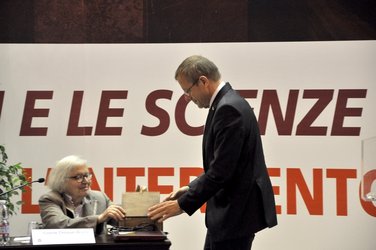 DG Jan Wörner presented with Marcel Grossmann Award