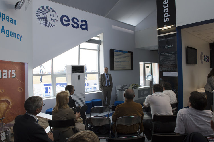 Giacinto Gianfiglio presents the ExoMars project at MAKS 2015