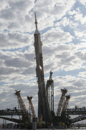 Soyuz TMA-18M spacecraft moved into vertical position