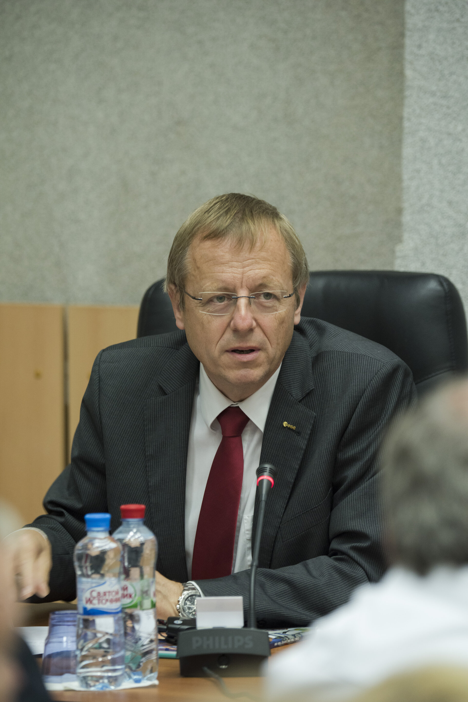 Jan Wörner during the State Commission meeting to approve the Soyuz launch