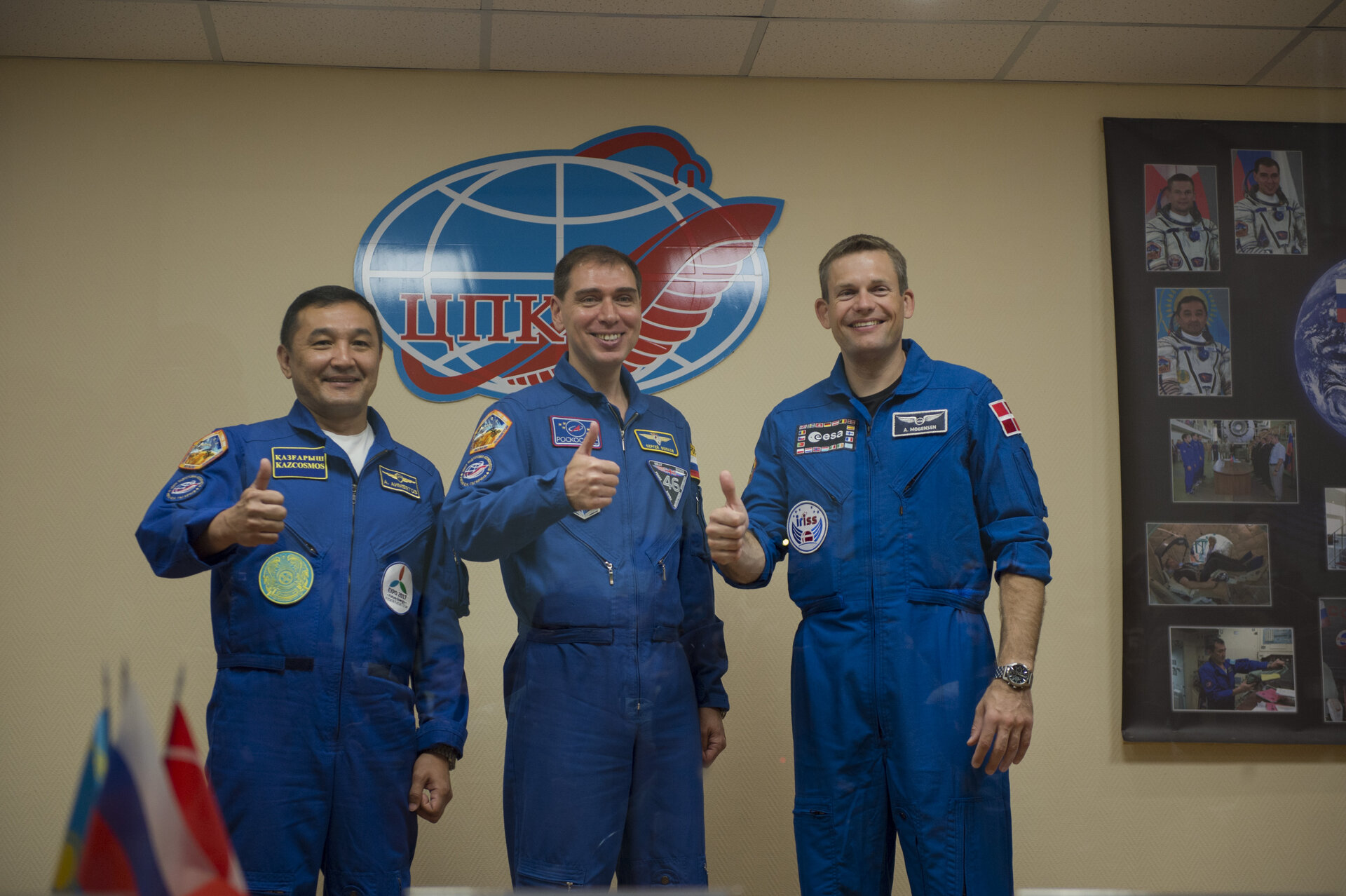 Prime crew members during the press conference held at the Cosmonaut Hotel