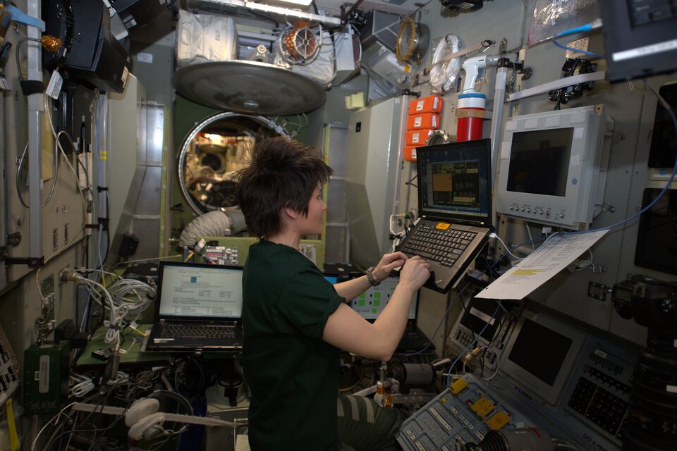 Samantha training in space