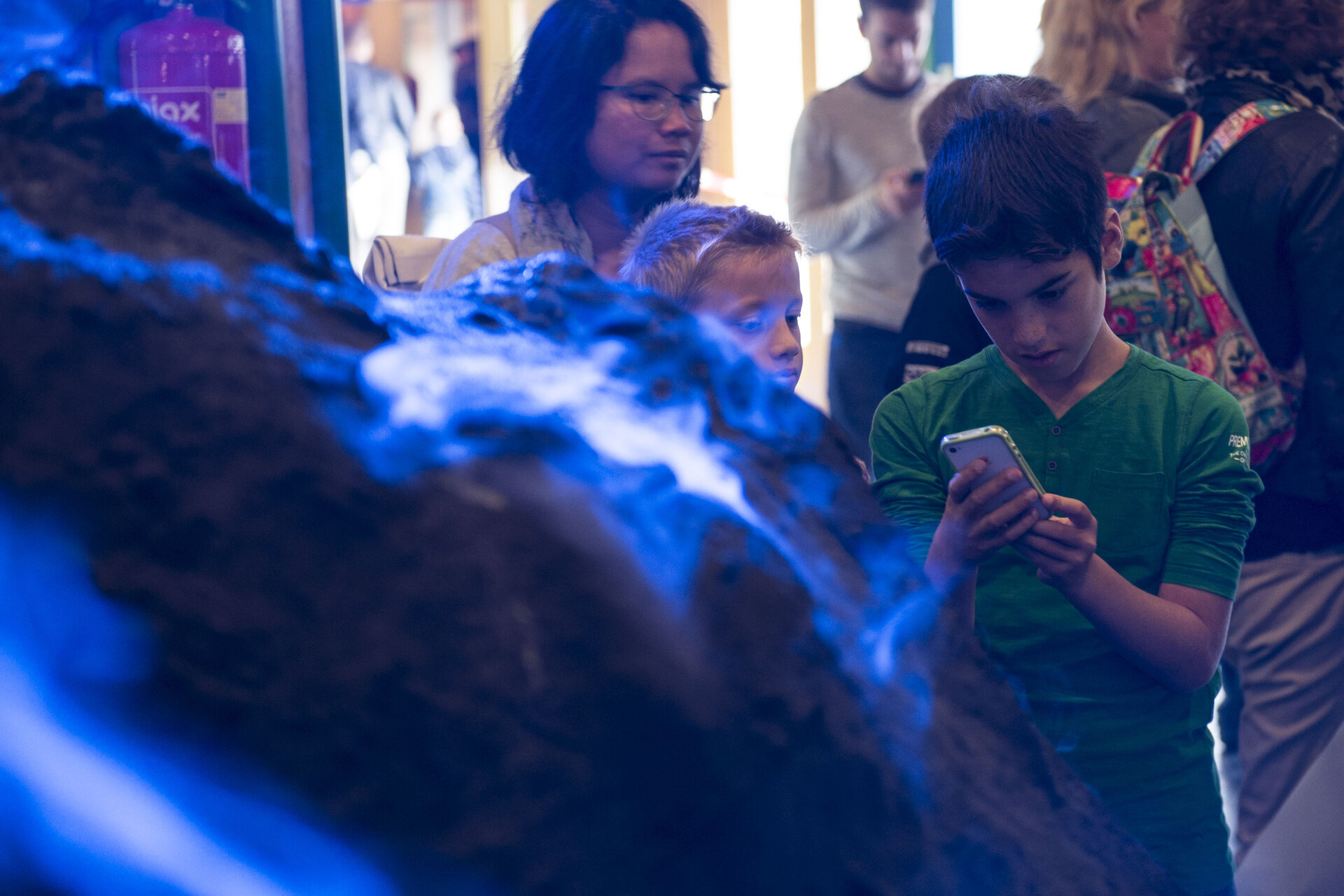 Visitors inspect model of Comet 67P