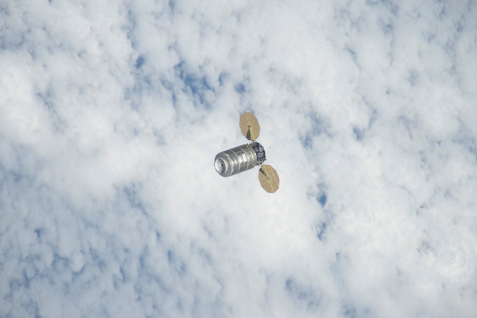 Cygnus supply spacecraft approaches Station