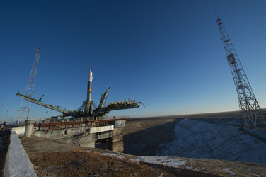 Soyuz TMA-19M spacecraft moved into vertical position