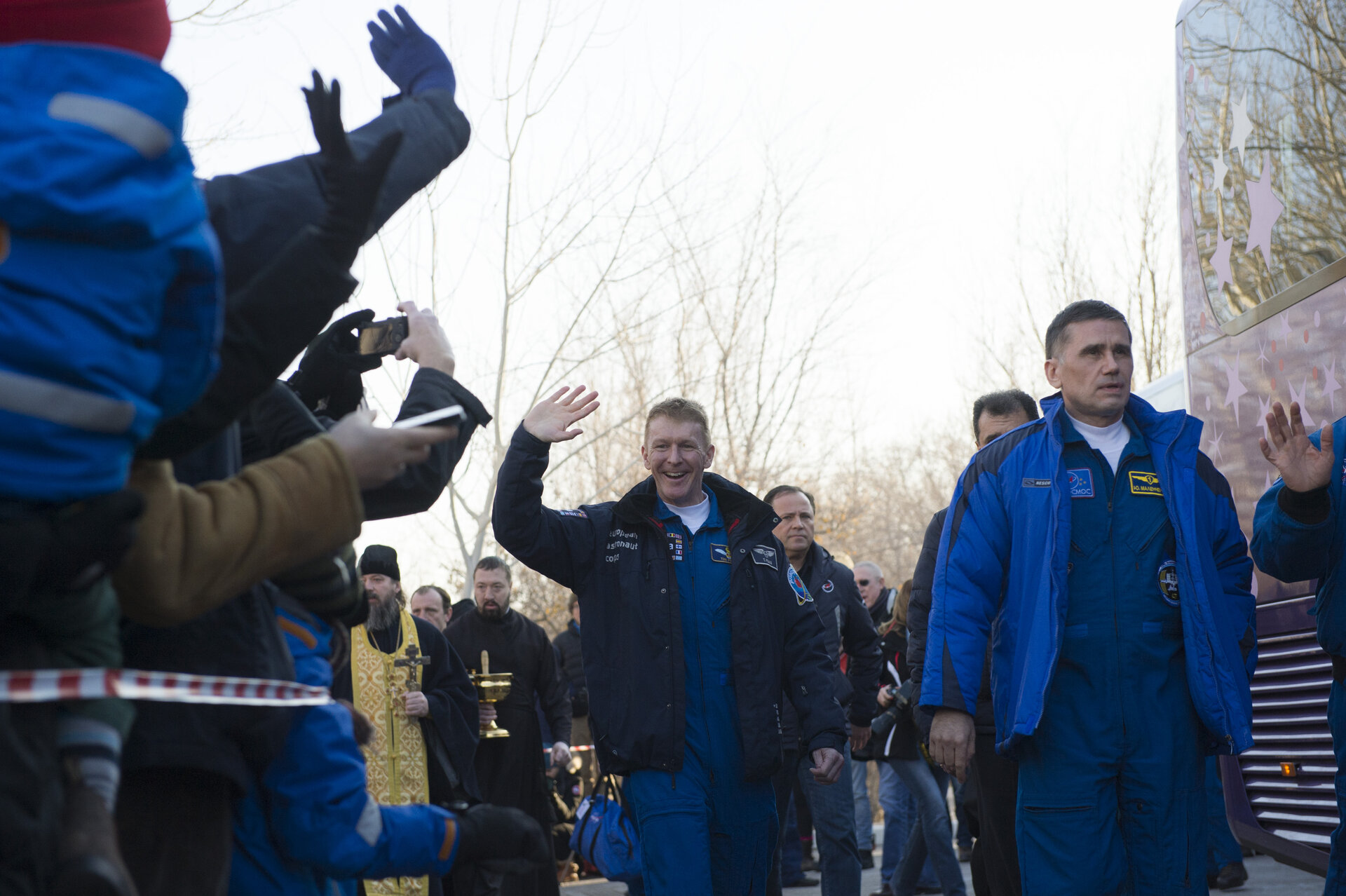 Tim Peake waves farewell to family and friends