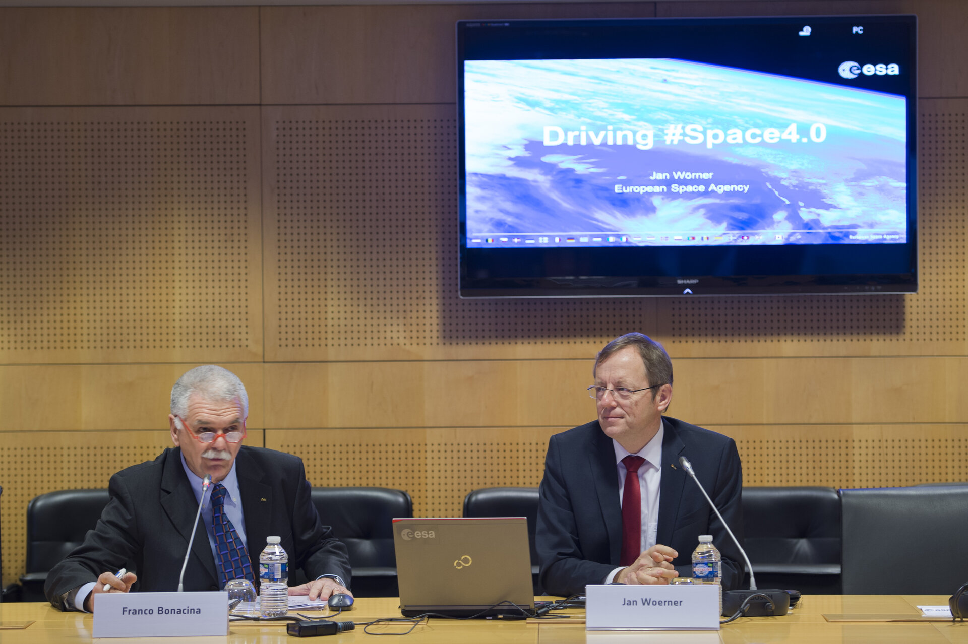 Jan Wörner and Franco Bonacina during the annual press briefing