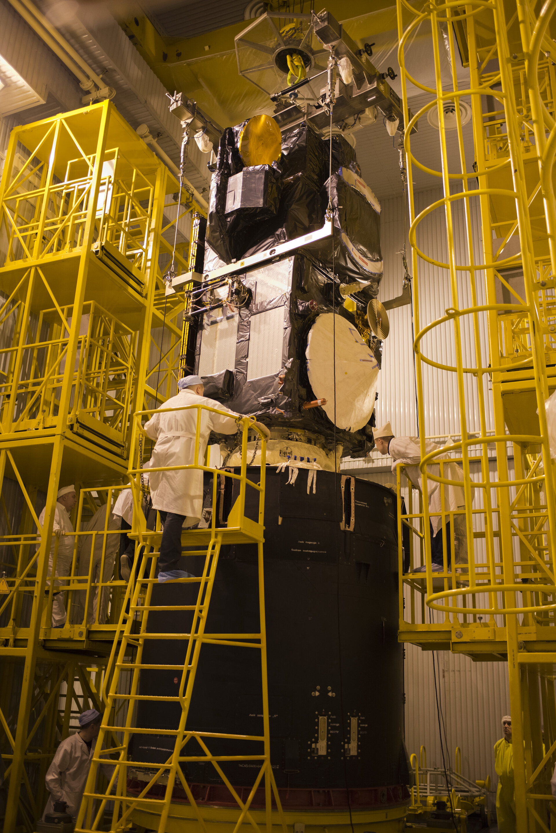 Mating of Sentinel-3A on Breeze