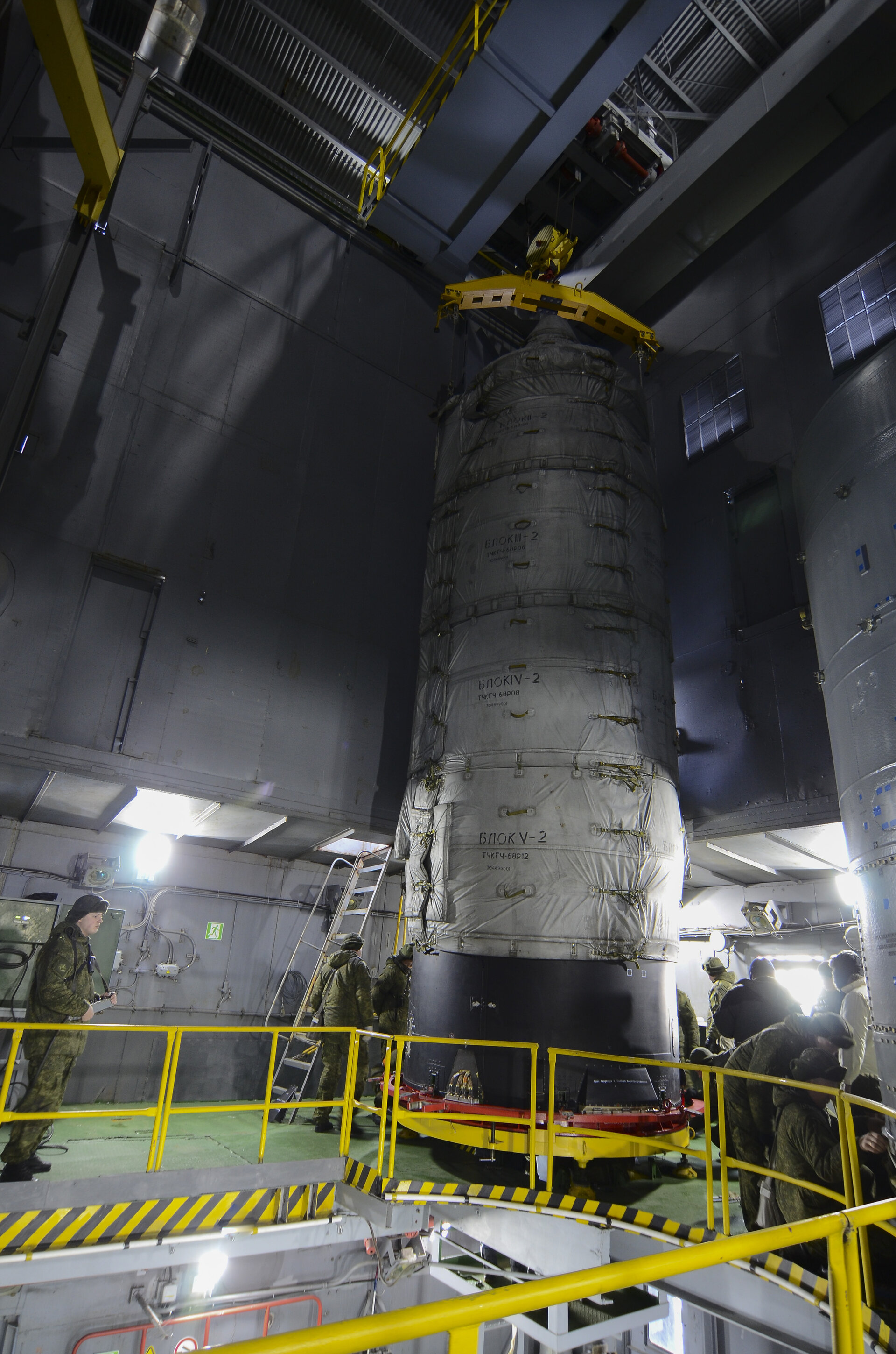 Sentinel-3A upper composite hoisted to the top of the service tower