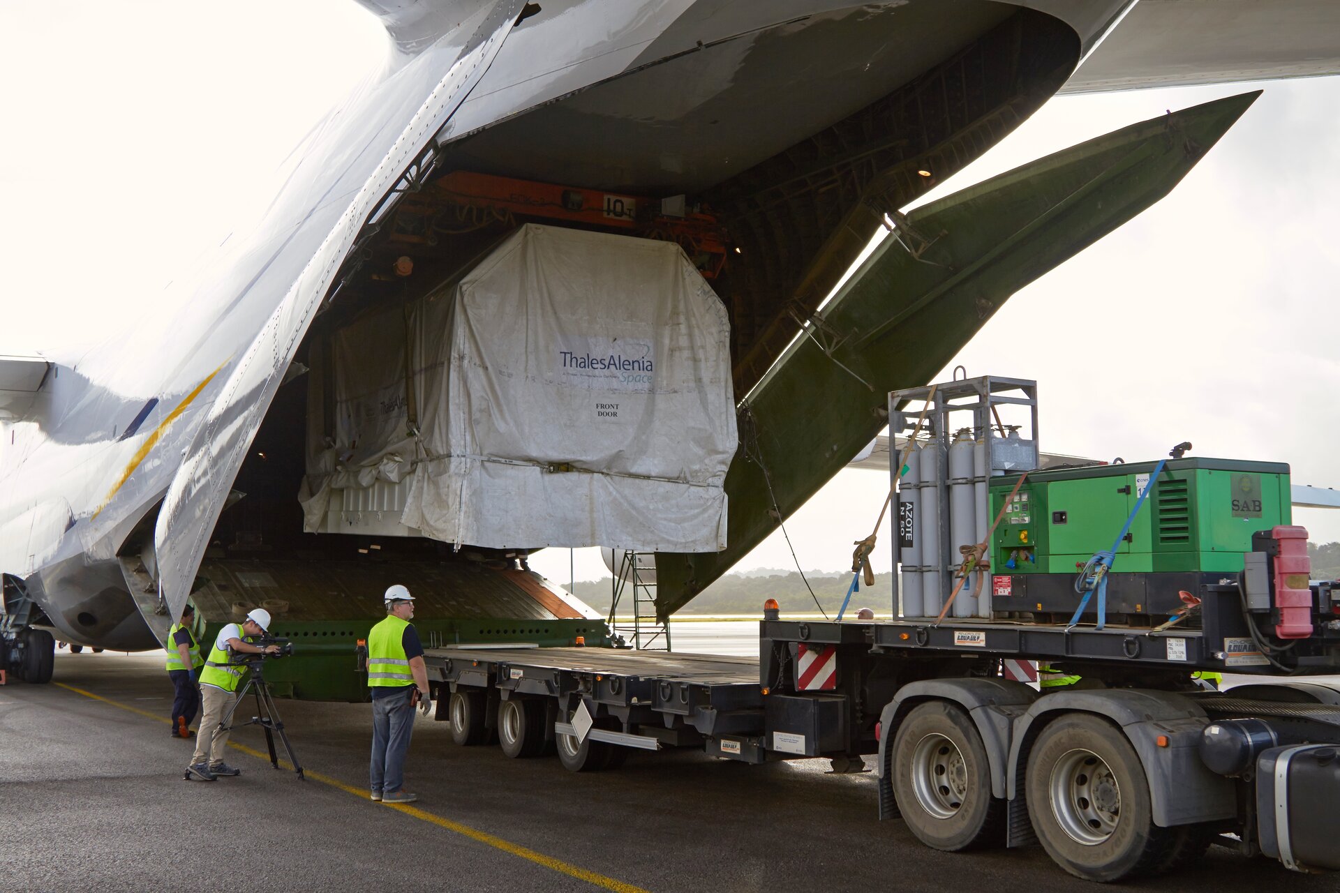 Sentinel-1B arrives in Cayenne