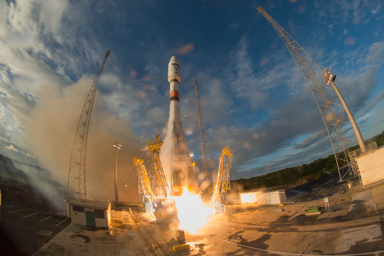 Sentinel-1B lifts off