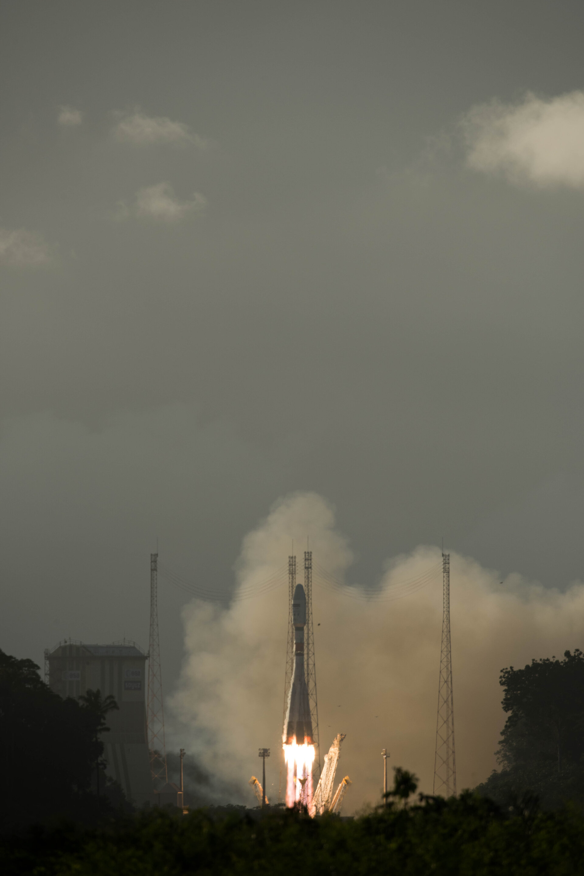 Sentinel-1B lifts off