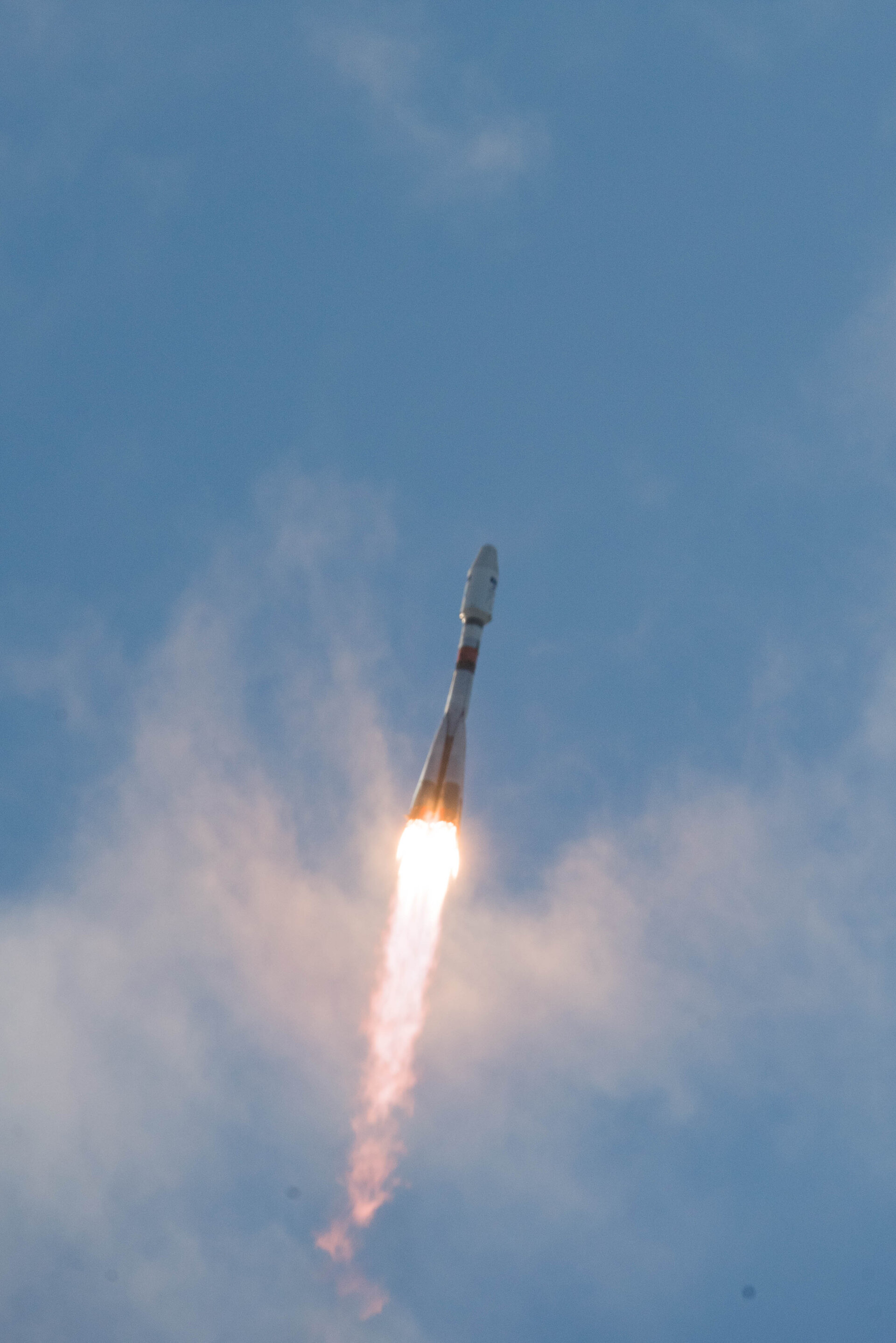 Sentinel-1B lifts off