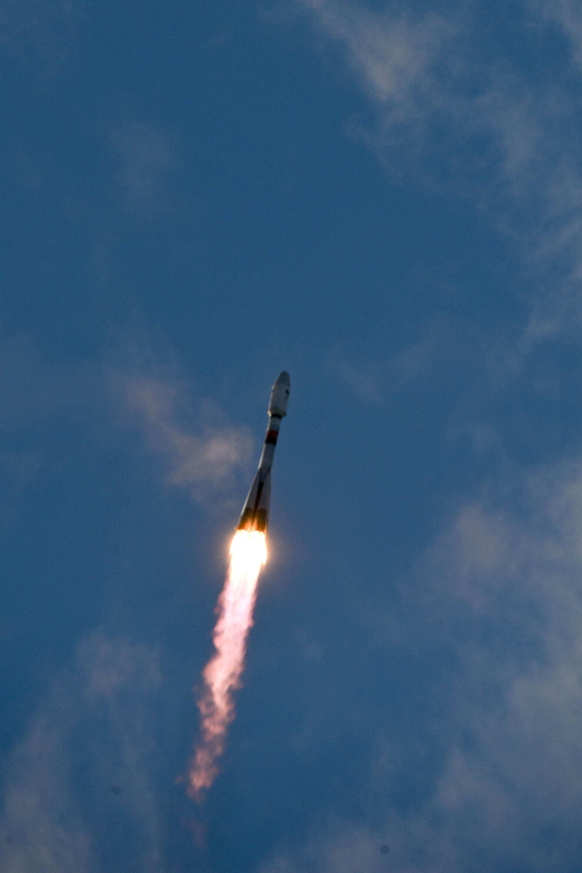 Sentinel-1B lifts off