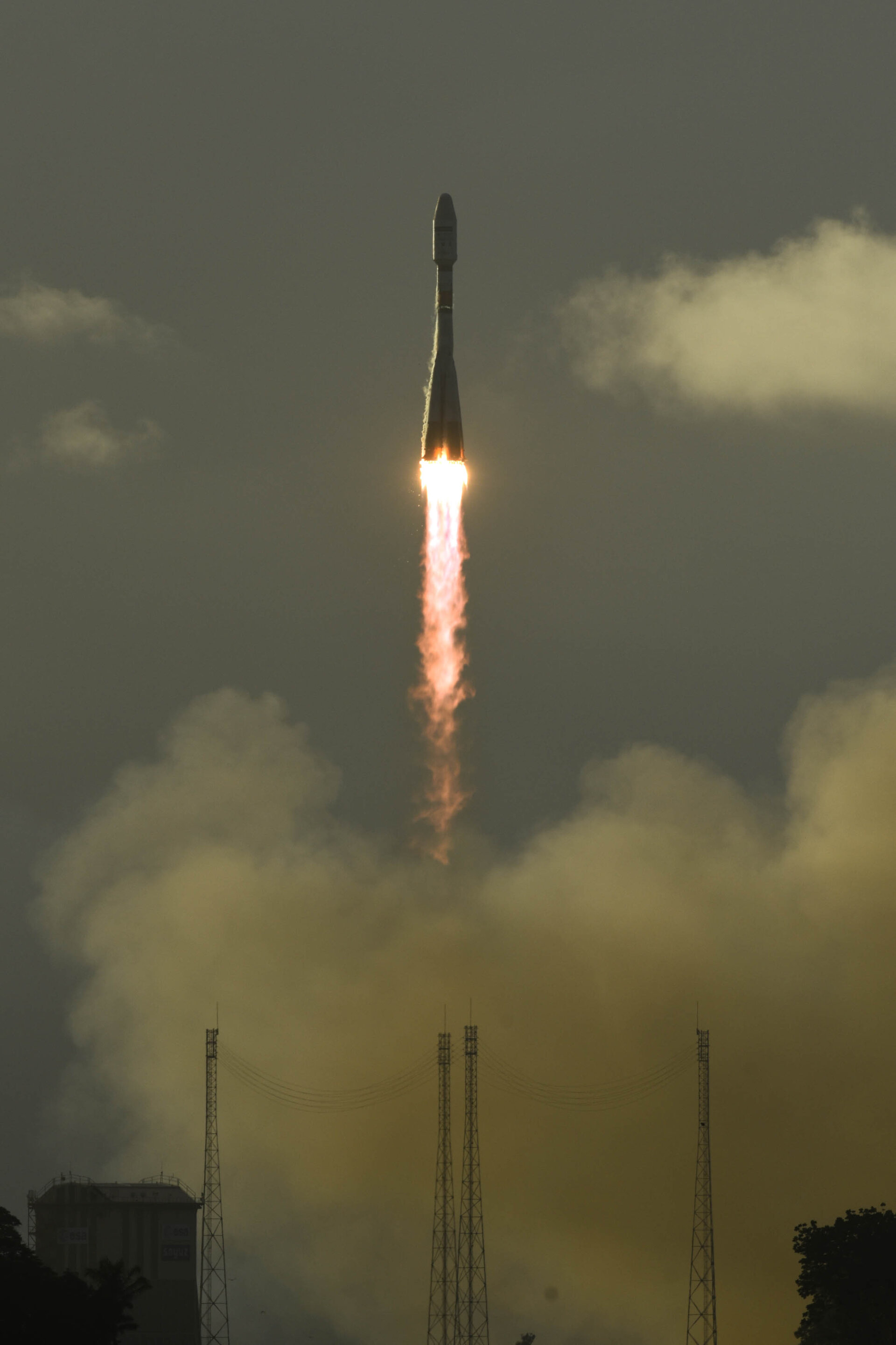 Sentinel-1B lifts off