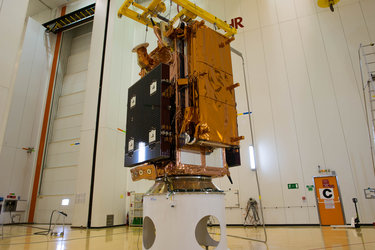 Sentinel-1B satellite in the S3B preparation building