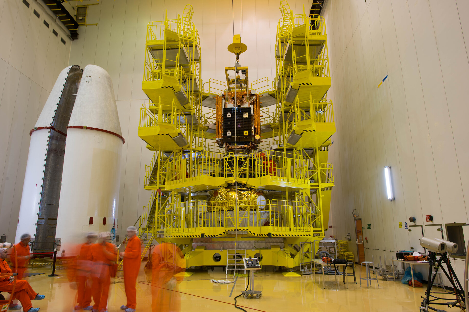 Sentinel-1B satellite lowered onto Fregat upper stage