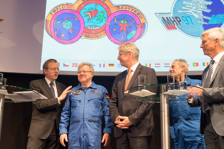 Jan Wörner with ESA astronauts