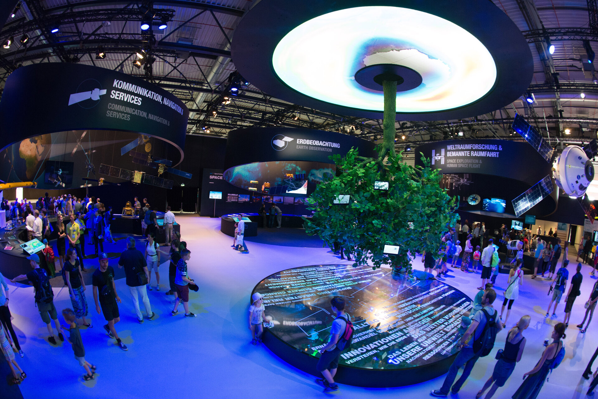 Public day at the ‘Space for Earth’ pavilion