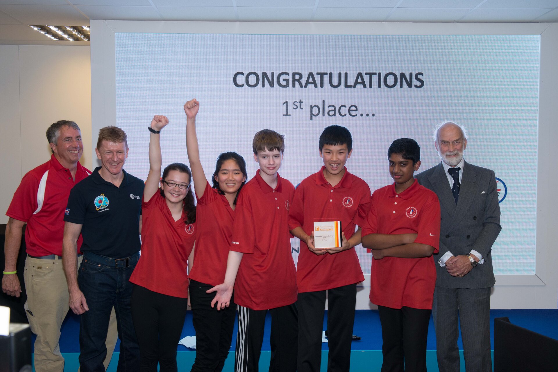 Tim Peake with the winners of International Rocketry Competition 2016