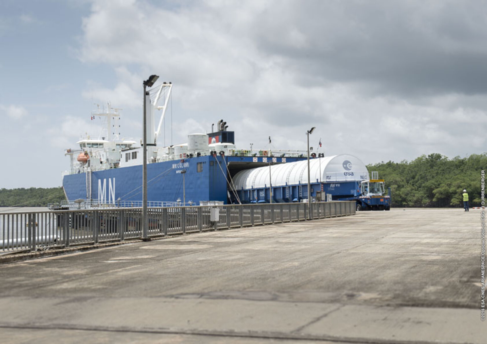 Unloading Ariane 5