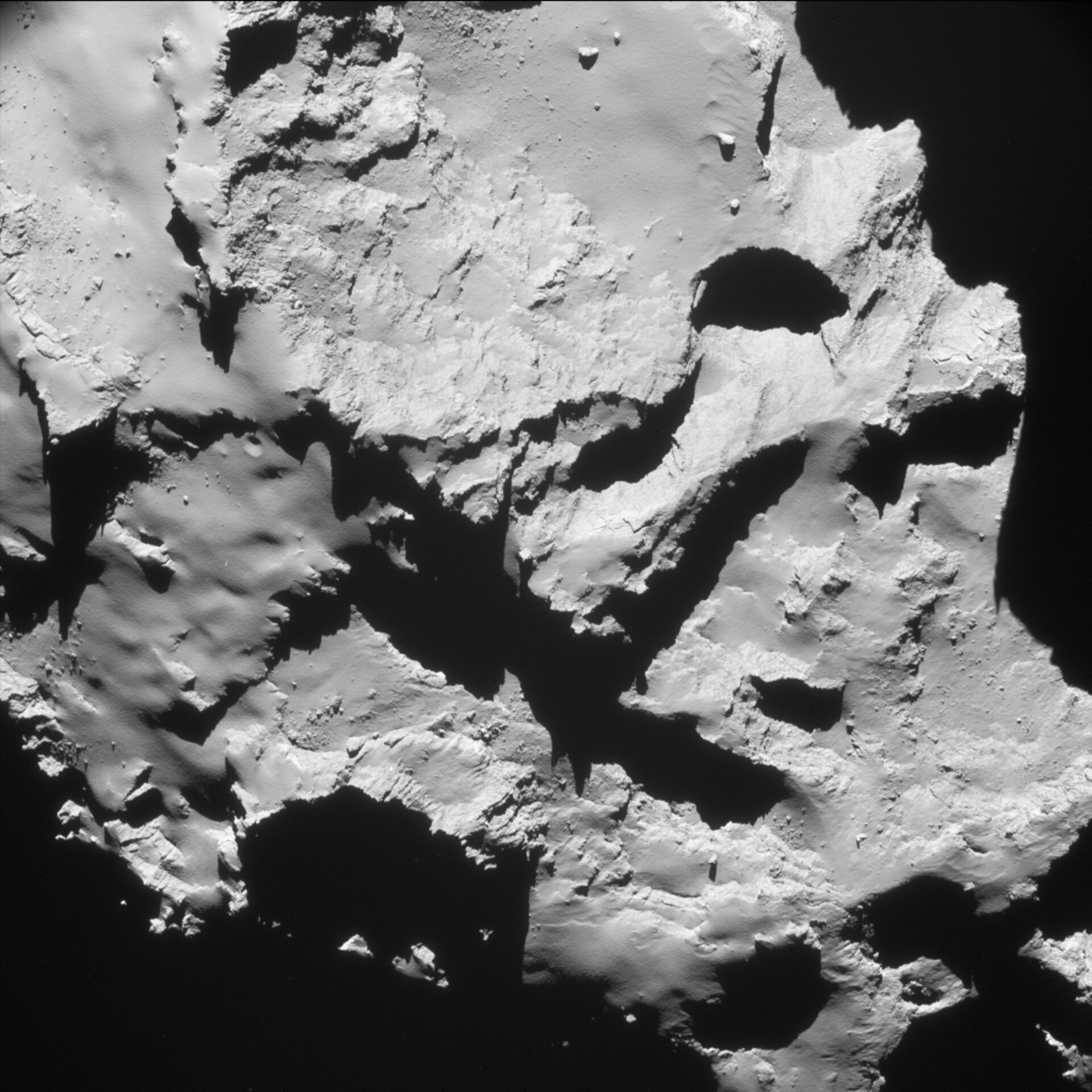 Comet from 19.4 km – NavCam