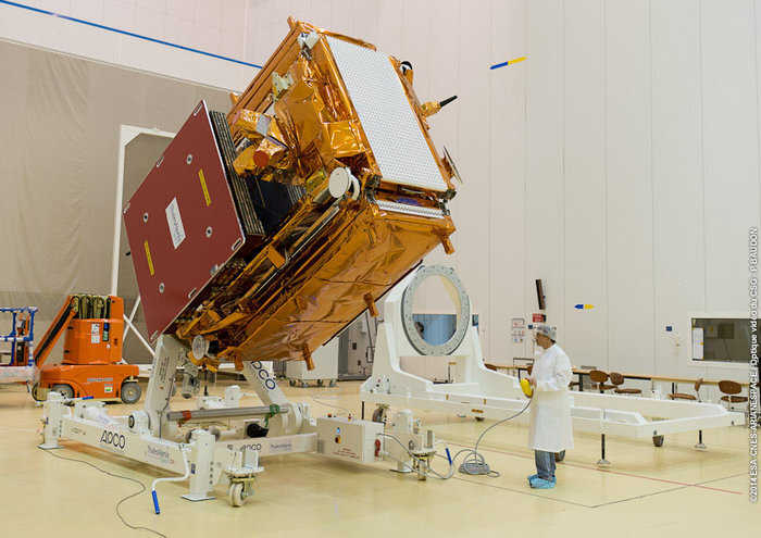 Uue põlvkonna satellit Sentinel-1A on stardiks valmis. Viimased stardieelsed ettevalmistused märtsis 2014 stardipaigas Kourous Prantsuse Guajaanas. Satelliit startis 3. aprillil 2014. Foto: ESA-CNS-Arianespace