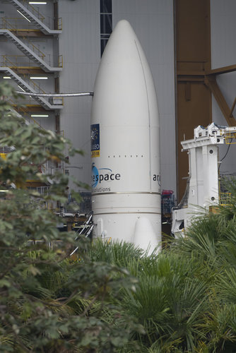 Ariane 5 in the BAF ready for transfer to the launch pad