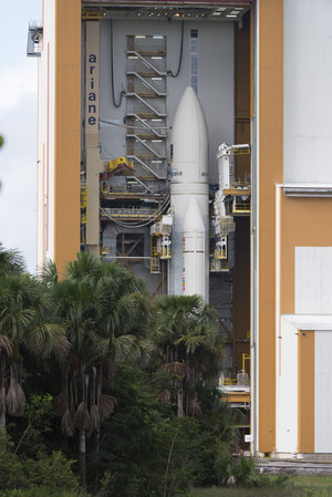 Ariane 5 in the BAF ready for transfer to the launch pad