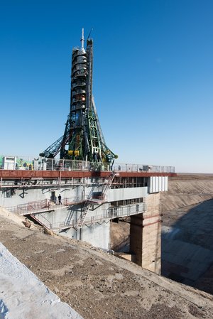 Soyuz spacecraft moved into vertical position