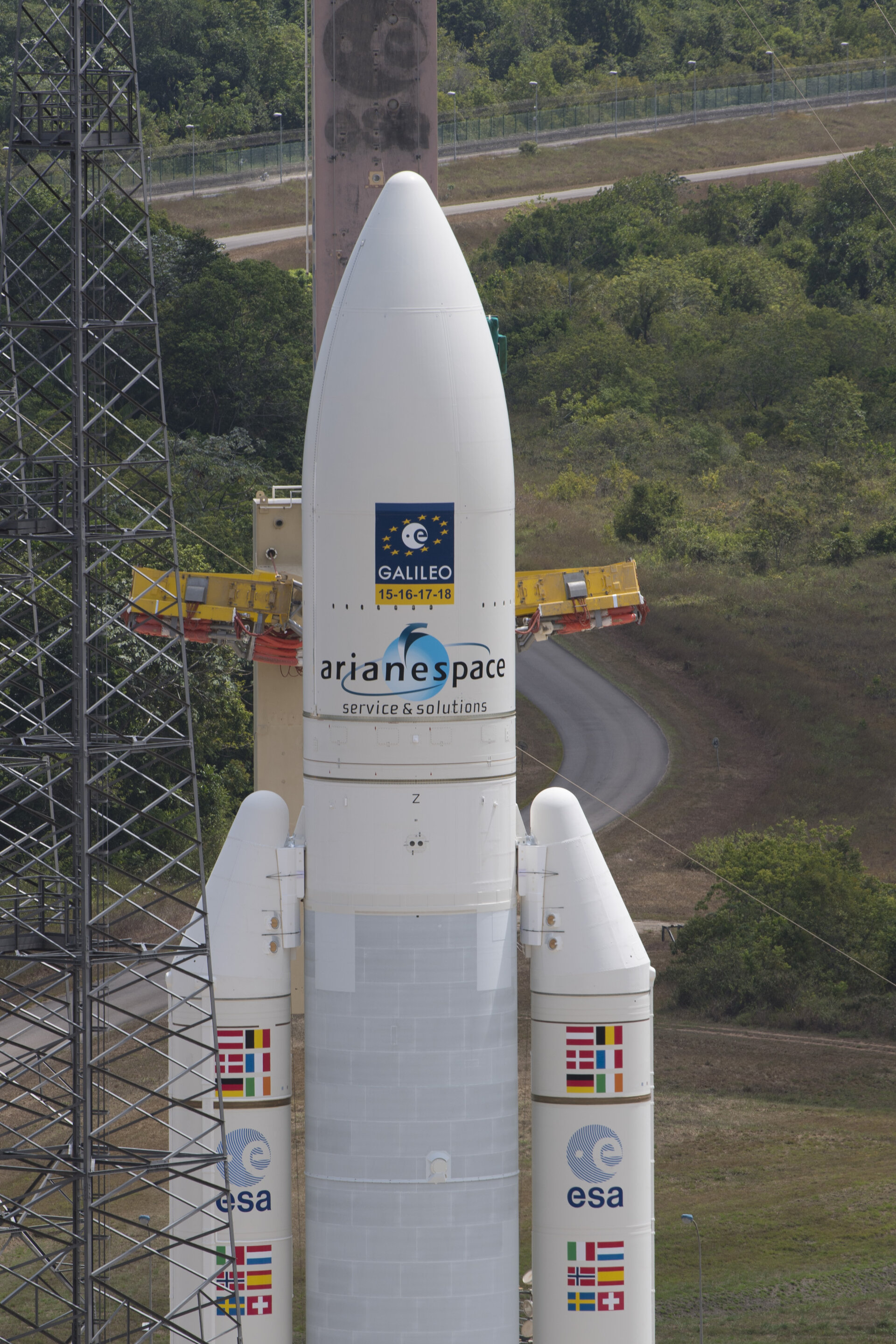 Transfer of Ariane 5 flight VA233 from the BAF to the launch pad