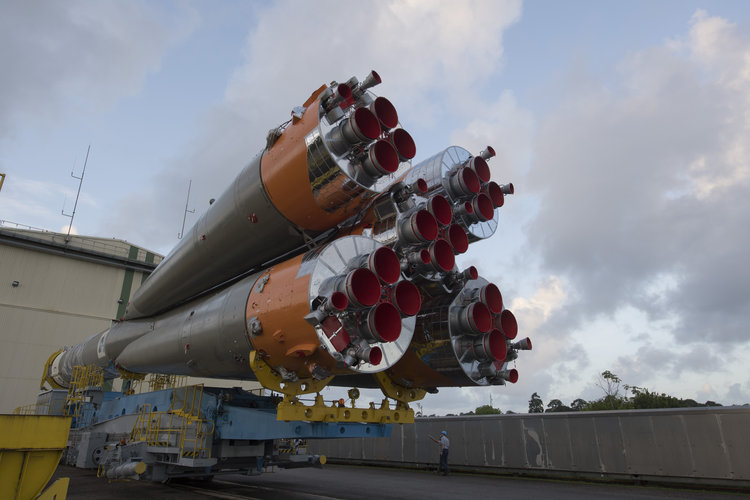 Soyuz VS16 transfer from MIK to launch zone