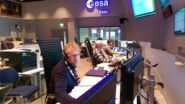 Spacecraft Operations Manager Franco Marchese and the Sentinel-2 mission control team seen in 'sim' training at ESOC on 11 Jan 2017. Lift-off is set for 7 March.