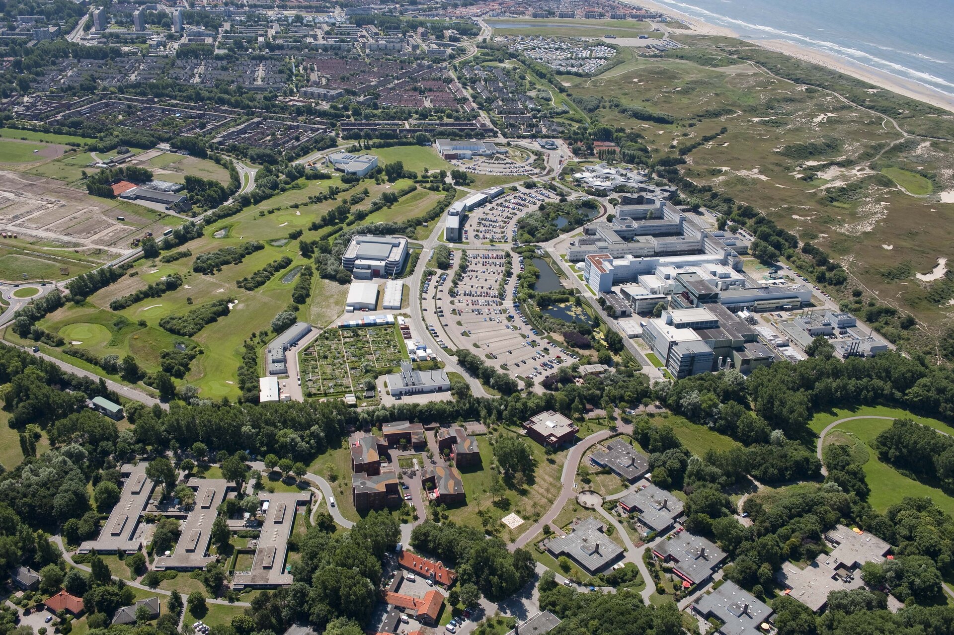 Le site ESA de l’ESTEC vu du ciel 