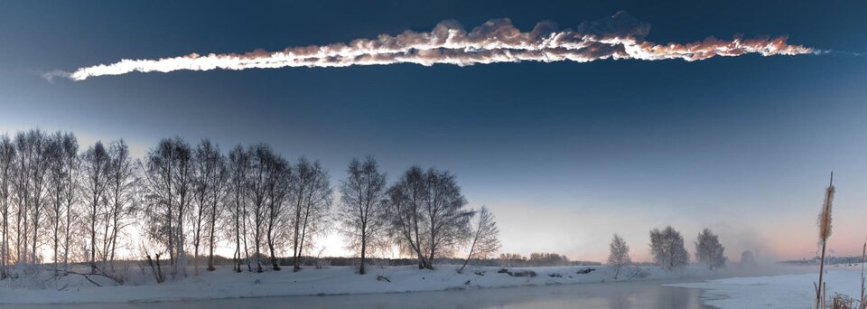 Trail of the Chelyabinsk asteroid crossing Russian skies