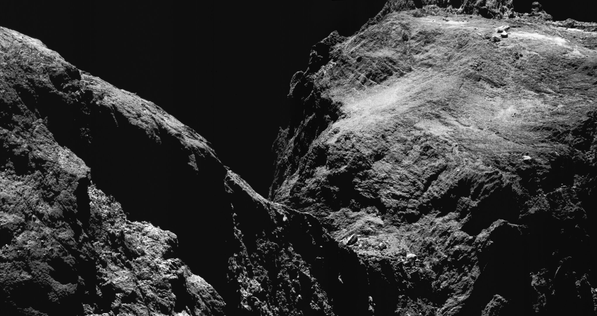 Cometa 67P/Churyumov-Gerasimenko no dia 15 de maio de 2016